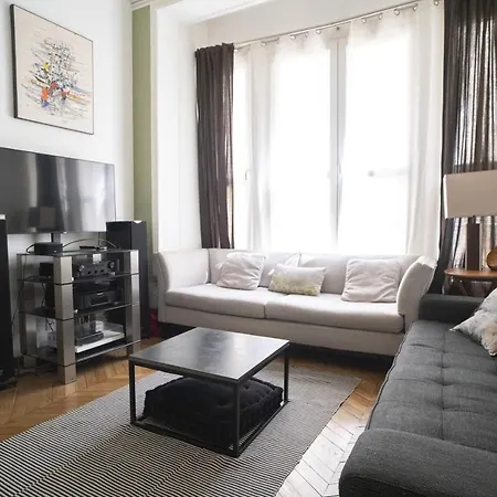 Spacious Apartment At 15 Min From Sacre-Coeur アパート